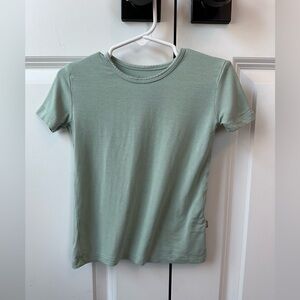 Kyte Baby Sage Green Short Sleeve Pajama Top (Size 3T)